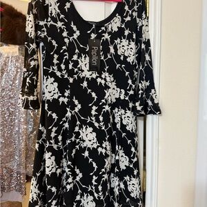 Papillon Blanc Monochrome Floral Long Sleeve Dress
